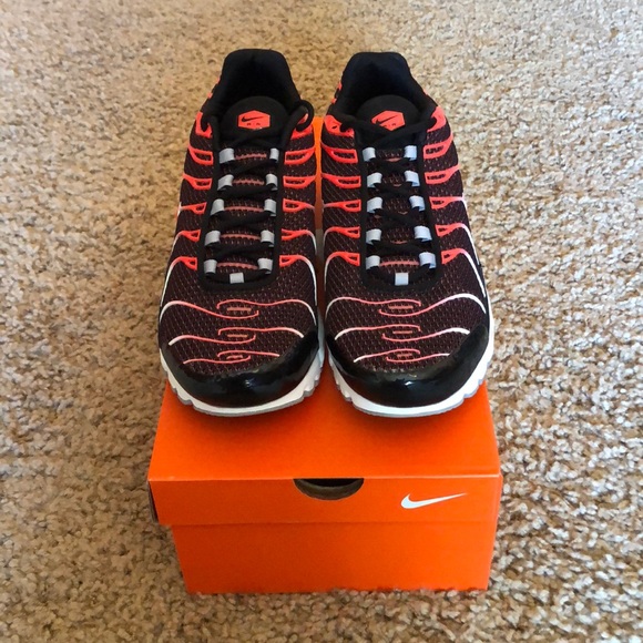 Nike Air Max Plus Hot Lava - Picture 3 of 7